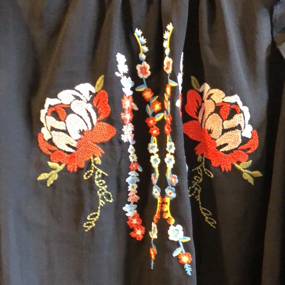 BLU PEPPER PLUS Cold Shoulder long sleeve top. - Picture 2 of 12